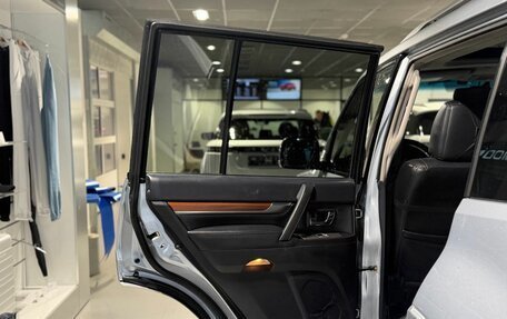 Mitsubishi Pajero IV рестайлинг 2, 2008 год, 1 425 000 рублей, 12 фотография