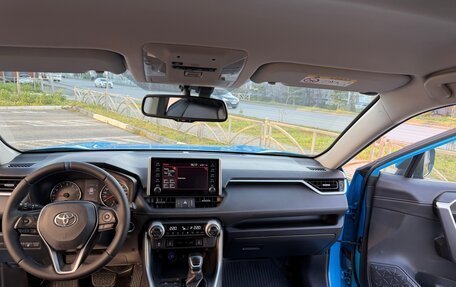 Toyota RAV4, 2021 год, 3 700 000 рублей, 2 фотография
