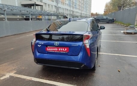 Toyota Prius IV XW50, 2016 год, 1 870 000 рублей, 4 фотография