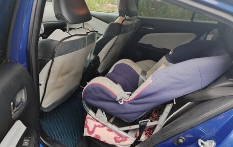 Toyota Prius IV XW50, 2016 год, 1 870 000 рублей, 6 фотография