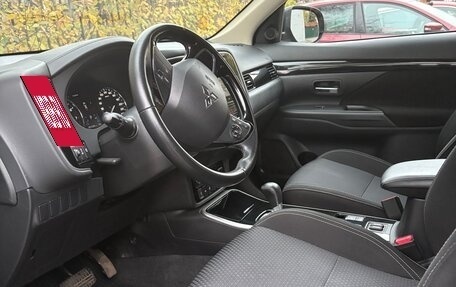 Mitsubishi Outlander III рестайлинг 3, 2021 год, 2 000 000 рублей, 7 фотография