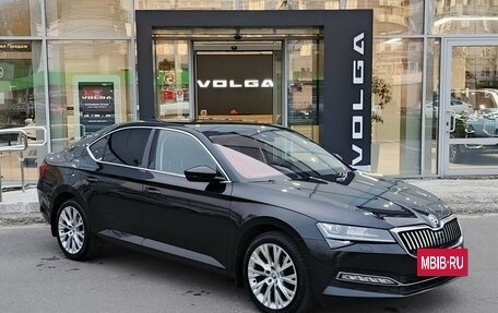 Skoda Superb III рестайлинг, 2021 год, 2 650 000 рублей, 3 фотография