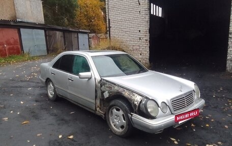Mercedes-Benz E-Класс, 1997 год, 130 000 рублей, 5 фотография
