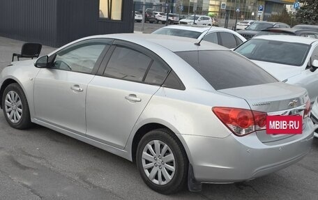Chevrolet Cruze II, 2010 год, 689 000 рублей, 4 фотография