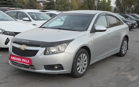 Chevrolet Cruze II, 2010 год, 689 000 рублей, 3 фотография