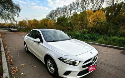 Mercedes-Benz A-Класс, 2019 год, 2 490 000 рублей, 1 фотография