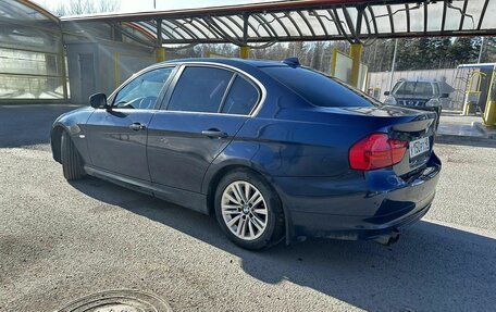BMW 3 серия, 2011 год, 1 350 000 рублей, 13 фотография