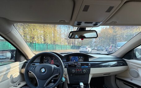 BMW 3 серия, 2011 год, 1 900 000 рублей, 13 фотография