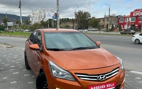 Hyundai Solaris II рестайлинг, 2015 год, 670 000 рублей, 2 фотография