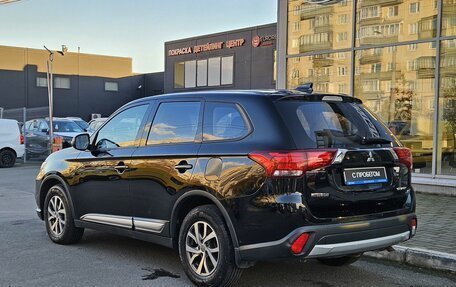 Mitsubishi Outlander III рестайлинг 3, 2017 год, 1 689 000 рублей, 6 фотография