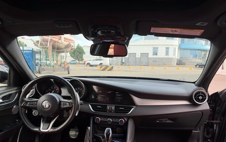 Alfa Romeo Giulia II, 2022 год, 5 000 000 рублей, 12 фотография