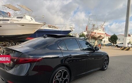 Alfa Romeo Giulia II, 2022 год, 5 000 000 рублей, 18 фотография