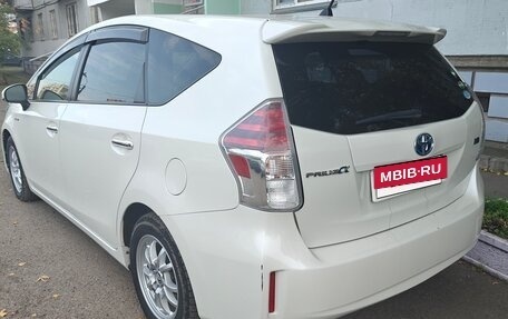 Toyota Prius Alpha I (ZVW40/41), 2018 год, 1 715 000 рублей, 3 фотография