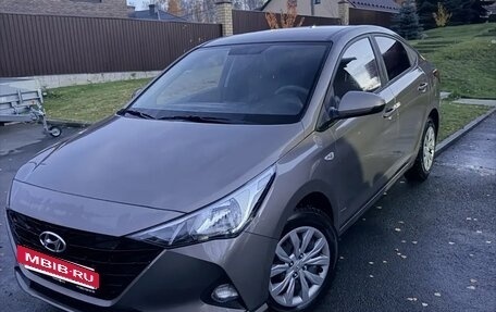 Hyundai Solaris II рестайлинг, 2022 год, 1 730 000 рублей, 3 фотография