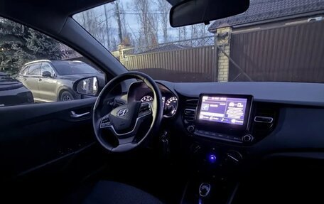 Hyundai Solaris II рестайлинг, 2022 год, 1 730 000 рублей, 7 фотография