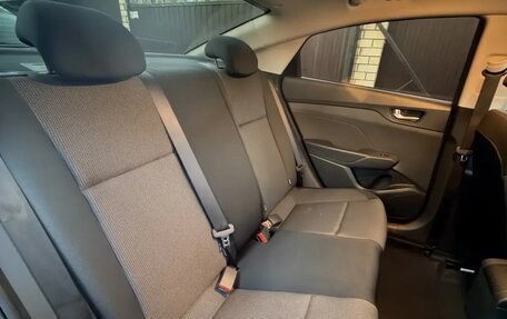 Hyundai Solaris II рестайлинг, 2022 год, 1 730 000 рублей, 10 фотография