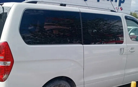 Hyundai Grand Starex Grand Starex I рестайлинг 2, 2011 год, 1 600 000 рублей, 2 фотография