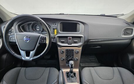 Volvo V40 Cross Country I, 2015 год, 1 350 000 рублей, 11 фотография