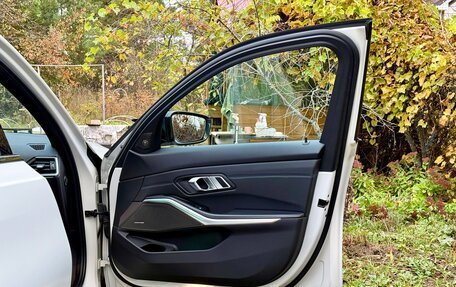 BMW 3 серия, 2019 год, 3 695 000 рублей, 40 фотография