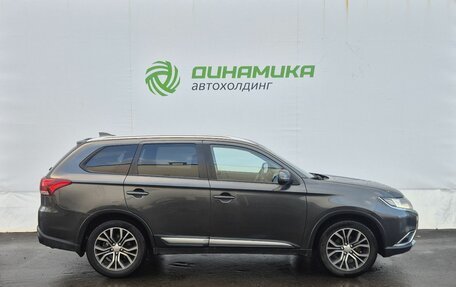 Mitsubishi Outlander III рестайлинг 3, 2017 год, 1 780 000 рублей, 4 фотография