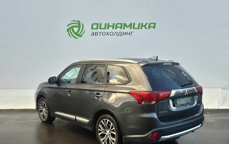 Mitsubishi Outlander III рестайлинг 3, 2017 год, 1 780 000 рублей, 7 фотография