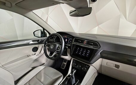 Volkswagen Tiguan II, 2018 год, 2 539 000 рублей, 13 фотография