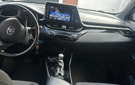 Toyota C-HR I рестайлинг, 2019 год, 2 300 000 рублей, 3 фотография
