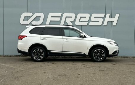 Mitsubishi Outlander III рестайлинг 3, 2022 год, 2 450 000 рублей, 5 фотография