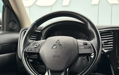 Mitsubishi Outlander III рестайлинг 3, 2022 год, 2 450 000 рублей, 13 фотография
