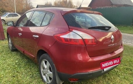 Renault Megane III рестайлинг, 2011 год, 800 000 рублей, 2 фотография