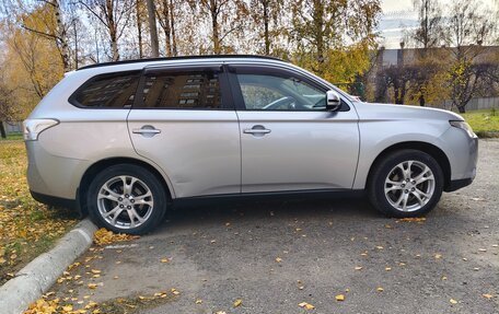 Mitsubishi Outlander III рестайлинг 3, 2012 год, 1 400 000 рублей, 7 фотография