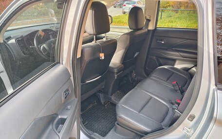 Mitsubishi Outlander III рестайлинг 3, 2012 год, 1 400 000 рублей, 12 фотография