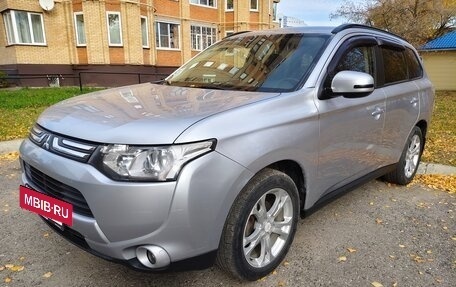 Mitsubishi Outlander III рестайлинг 3, 2012 год, 1 400 000 рублей, 2 фотография