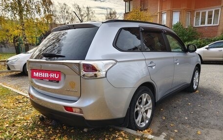 Mitsubishi Outlander III рестайлинг 3, 2012 год, 1 400 000 рублей, 6 фотография