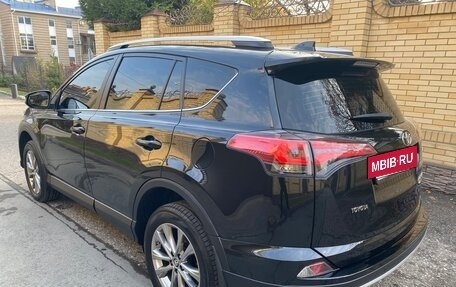 Toyota RAV4, 2015 год, 3 060 000 рублей, 4 фотография