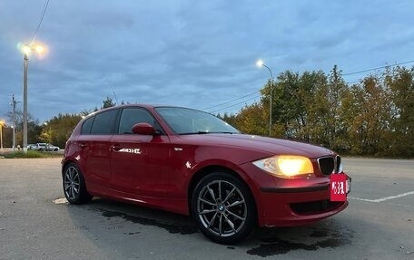 BMW 1 серия, 2009 год, 900 000 рублей, 2 фотография