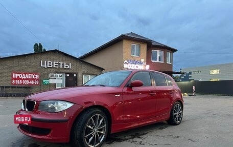 BMW 1 серия, 2009 год, 900 000 рублей, 6 фотография
