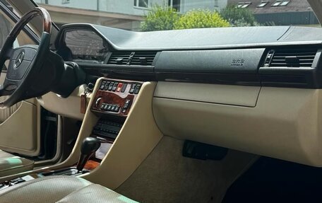Mercedes-Benz E-Класс, 1993 год, 12 690 032 рублей, 8 фотография