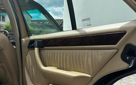 Mercedes-Benz E-Класс, 1993 год, 12 690 032 рублей, 11 фотография
