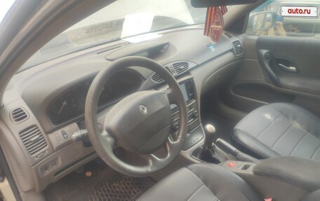 Renault Laguna II, 2002 год, 250 000 рублей, 16 фотография