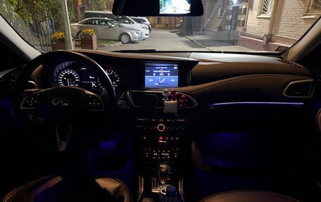 Infiniti QX30, 2017 год, 2 650 000 рублей, 5 фотография