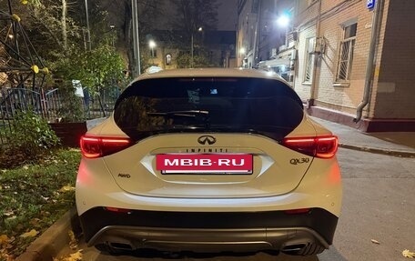 Infiniti QX30, 2017 год, 2 650 000 рублей, 8 фотография