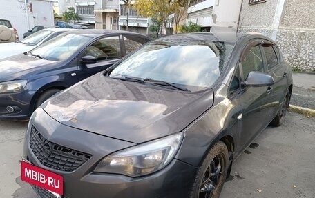 Opel Astra J, 2011 год, 550 000 рублей, 2 фотография