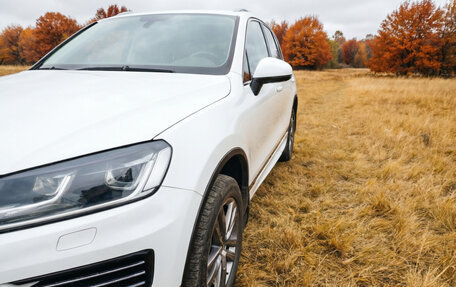 Volkswagen Touareg III, 2017 год, 3 580 000 рублей, 2 фотография