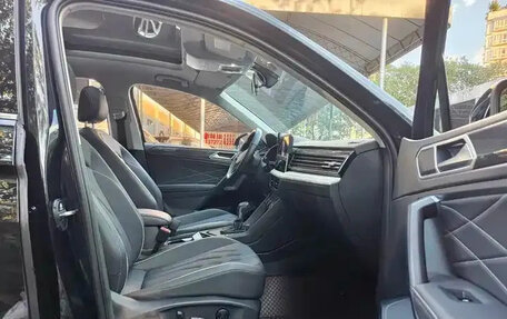 Volkswagen Tiguan II, 2023 год, 2 200 444 рублей, 8 фотография