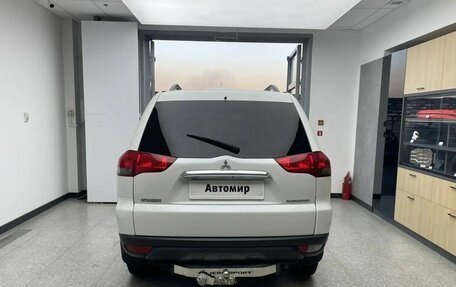 Mitsubishi Pajero Sport II рестайлинг, 2015 год, 2 070 000 рублей, 5 фотография