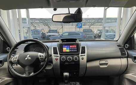 Mitsubishi Pajero Sport II рестайлинг, 2015 год, 2 070 000 рублей, 11 фотография