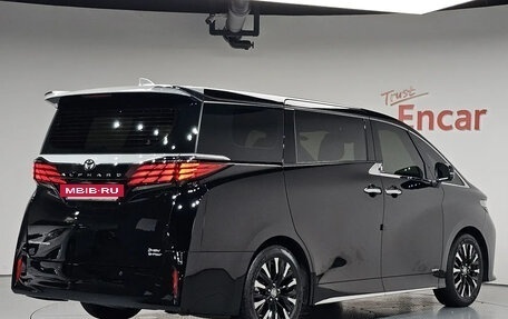 Toyota Alphard, 2023 год, 10 890 002 рублей, 2 фотография