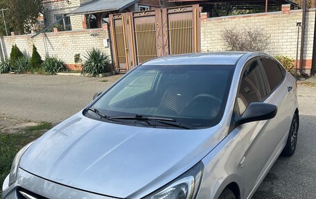 Hyundai Solaris II рестайлинг, 2013 год, 530 000 рублей, 2 фотография