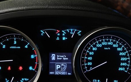 Toyota Land Cruiser 200, 2010 год, 2 435 000 рублей, 18 фотография